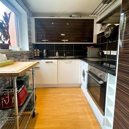 Kelvingrove 2 Bedroom Apartment - Private Parking Глазгоу Екстериор снимка