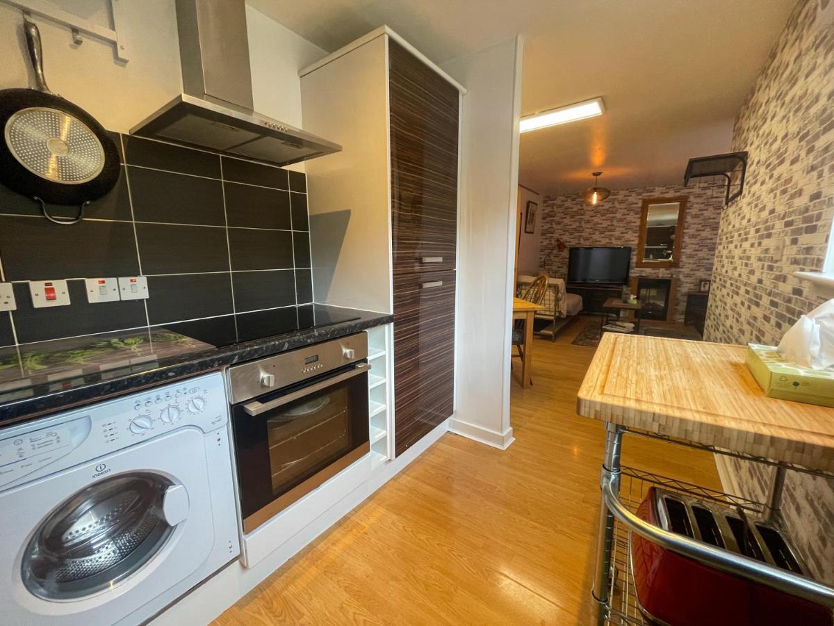 Kelvingrove 2 Bedroom Apartment - Private Parking Глазгоу Екстериор снимка