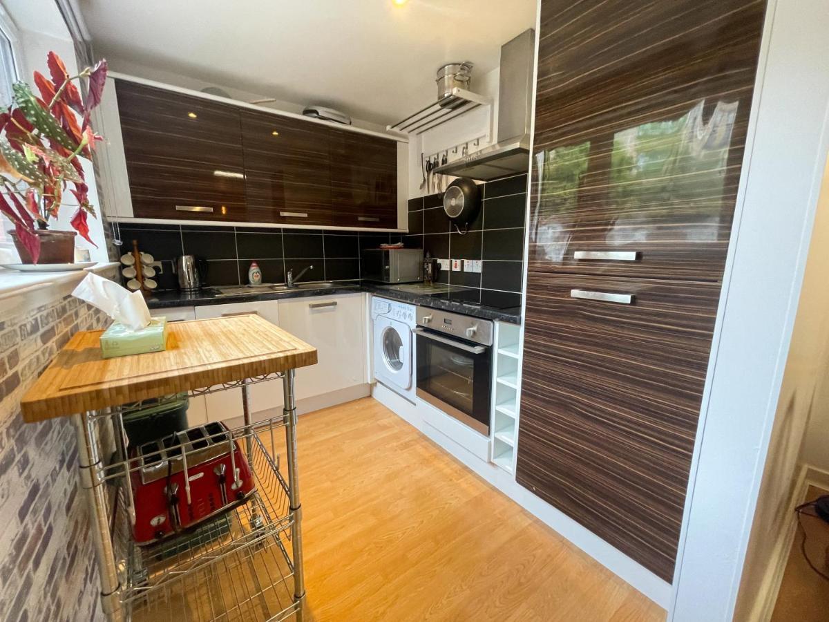 Kelvingrove 2 Bedroom Apartment - Private Parking Глазгоу Екстериор снимка