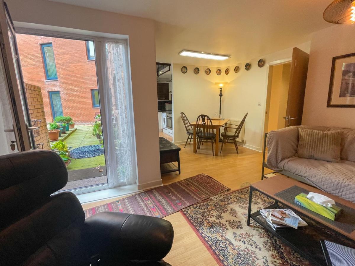 Kelvingrove 2 Bedroom Apartment - Private Parking Глазгоу Екстериор снимка